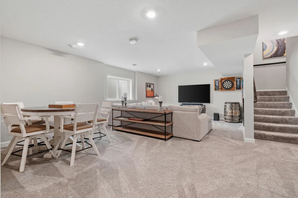 1986 Red Oak Path Shakopee, MN 55379