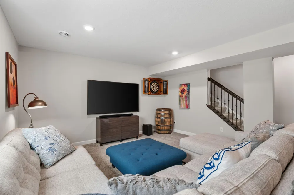 1986 Red Oak Path Shakopee, MN 55379