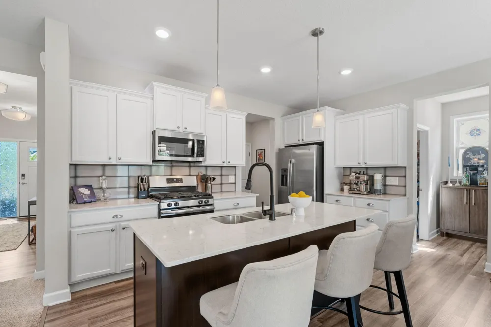 1986 Red Oak Path Shakopee, MN 55379