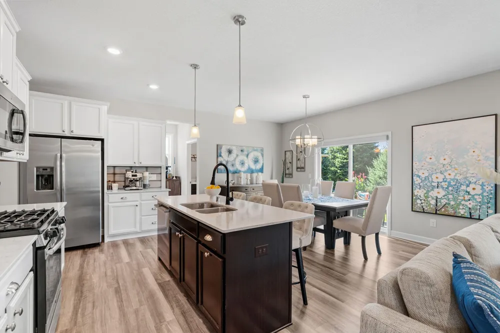 1986 Red Oak Path Shakopee, MN 55379