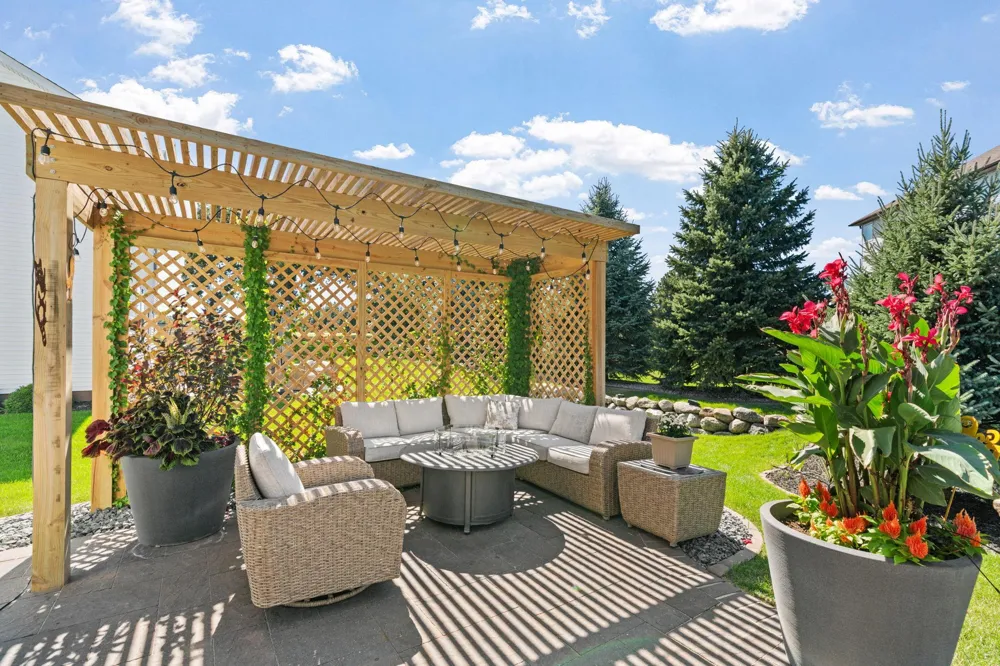 1986 Red Oak Path Shakopee, MN 55379