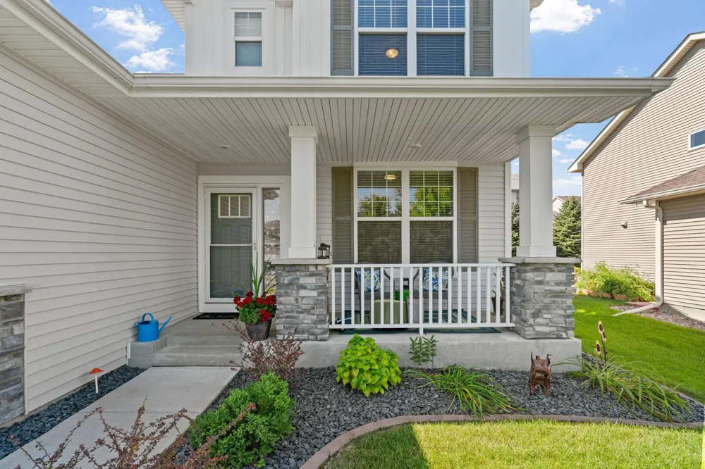 1986 Red Oak Path Shakopee, MN 55379