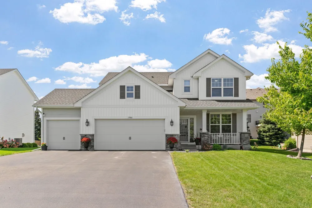 1986 Red Oak Path Shakopee, MN 55379
