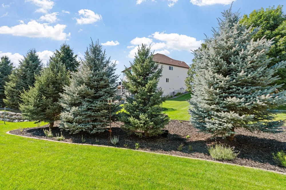 1986 Red Oak Path Shakopee, MN 55379
