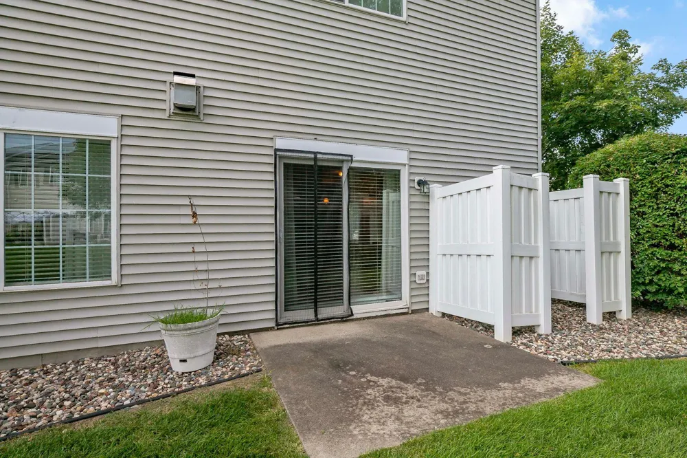 8012 Stratford Circle S Shakopee, MN 55379