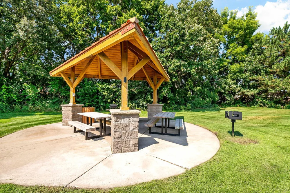 8012 Stratford Circle S Shakopee, MN 55379