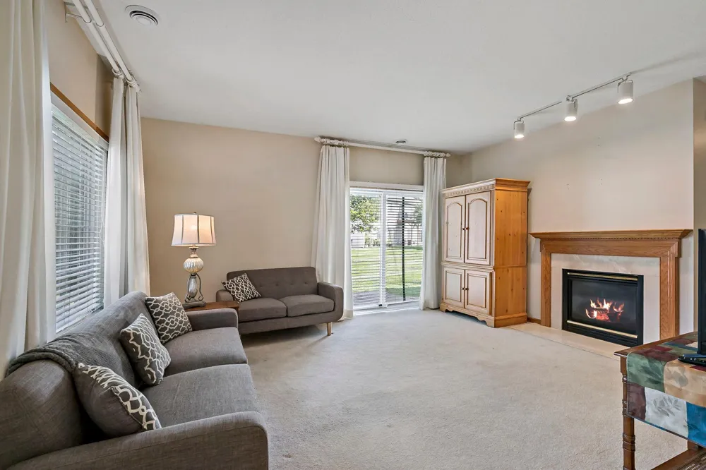 8012 Stratford Circle S Shakopee, MN 55379