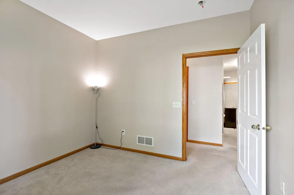 8012 Stratford Circle S Shakopee, MN 55379