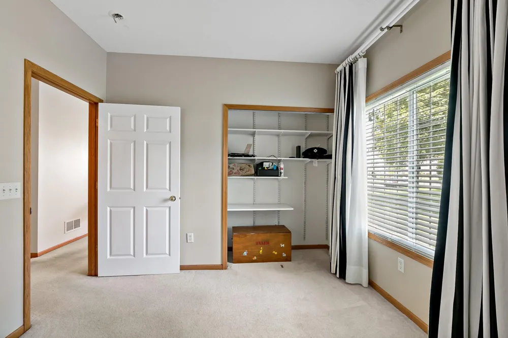 8012 Stratford Circle S Shakopee, MN 55379