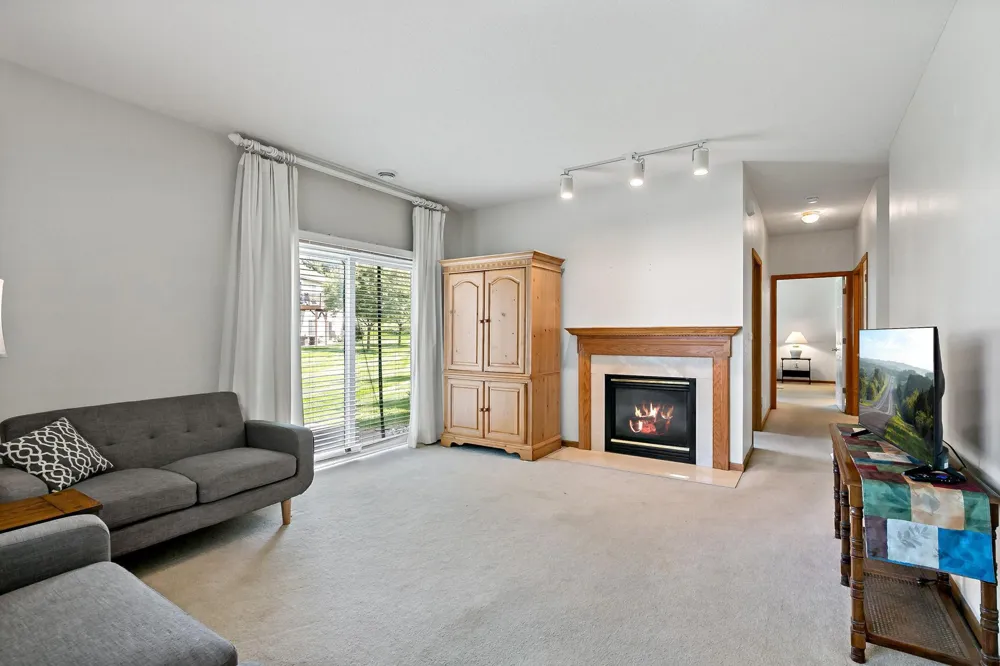 8012 Stratford Circle S Shakopee, MN 55379