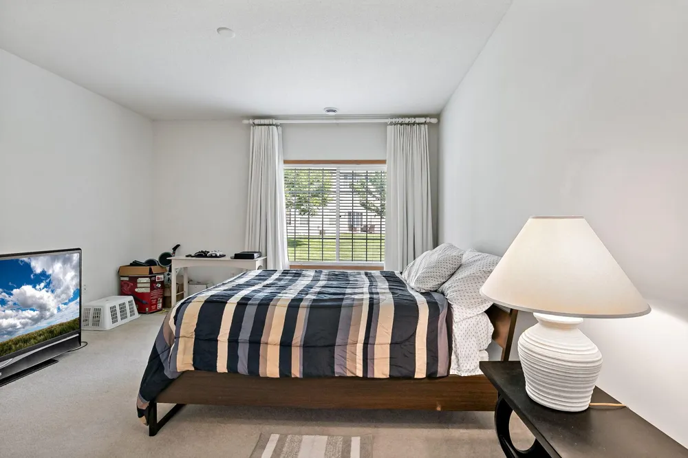 8012 Stratford Circle S Shakopee, MN 55379