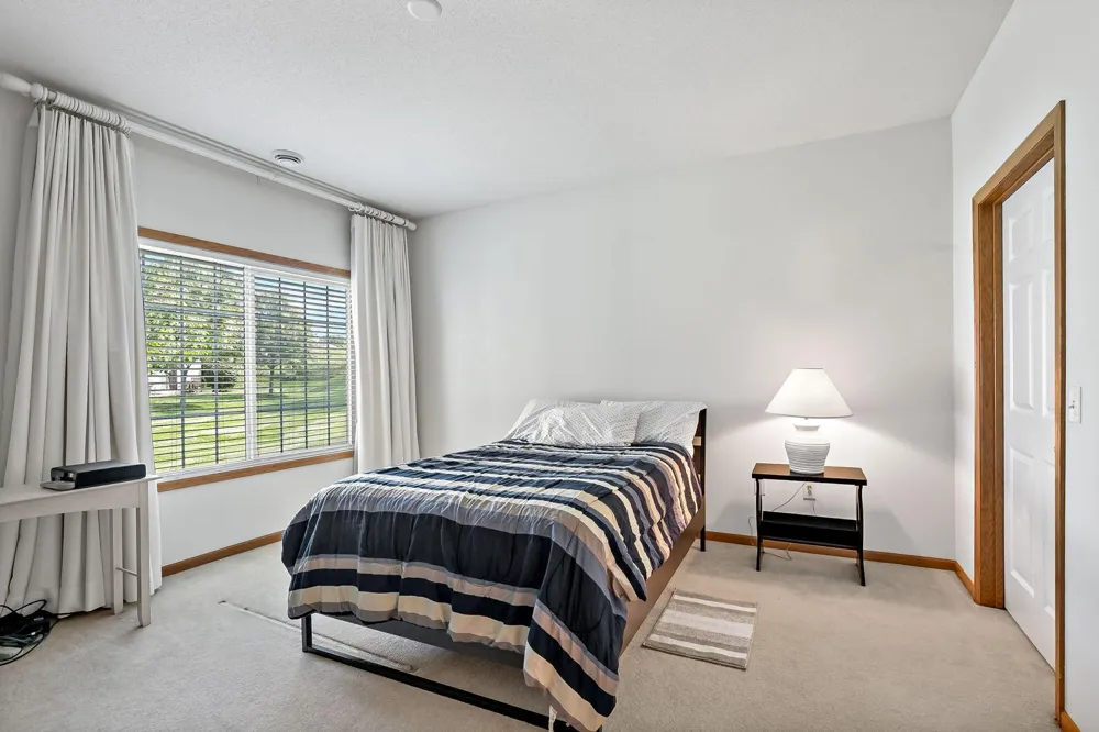 8012 Stratford Circle S Shakopee, MN 55379