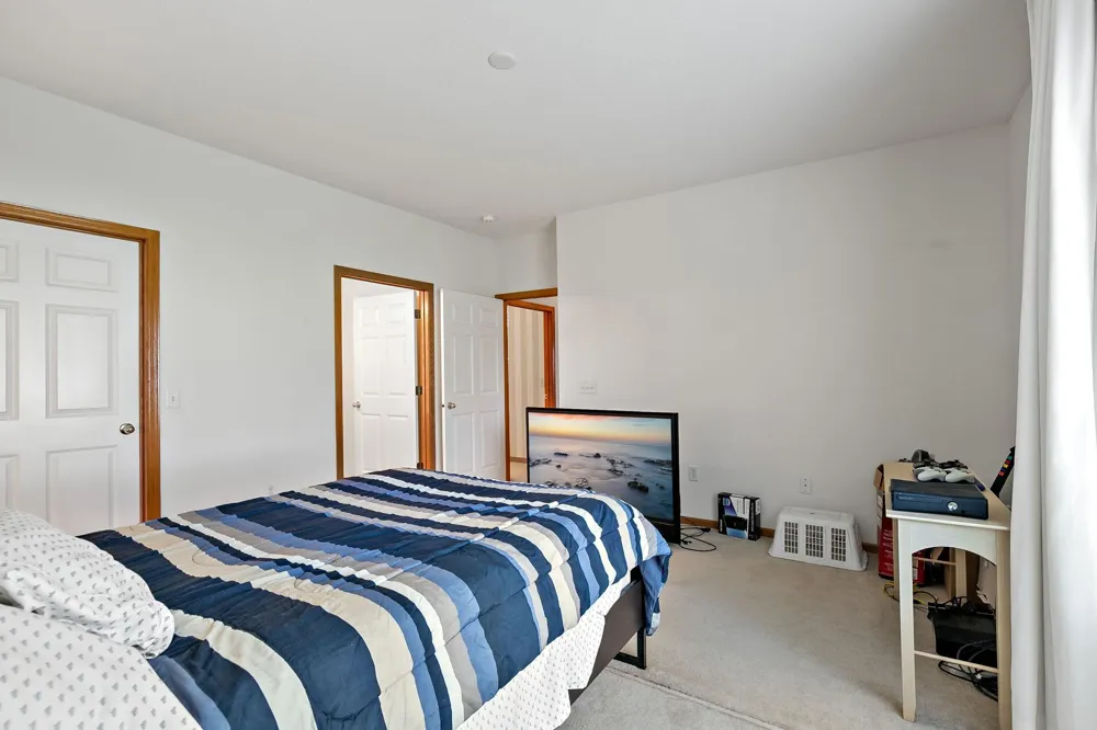 8012 Stratford Circle S Shakopee, MN 55379