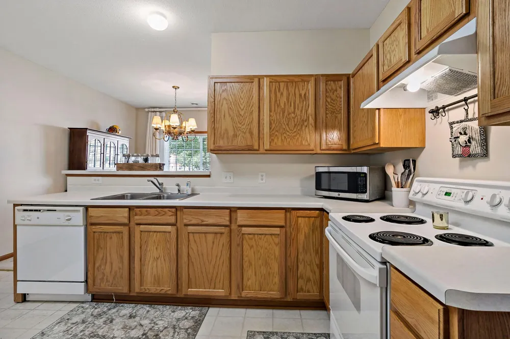 8012 Stratford Circle S Shakopee, MN 55379