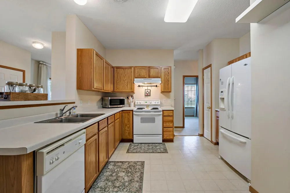 8012 Stratford Circle S Shakopee, MN 55379