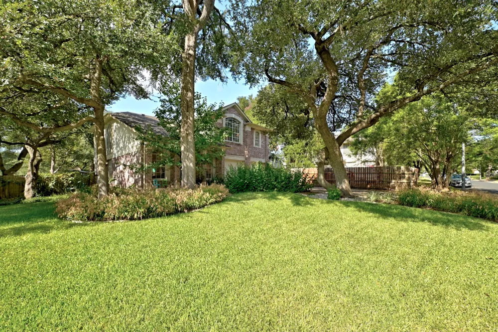 8014 Doe Meadow Drive Austin, TX 78749