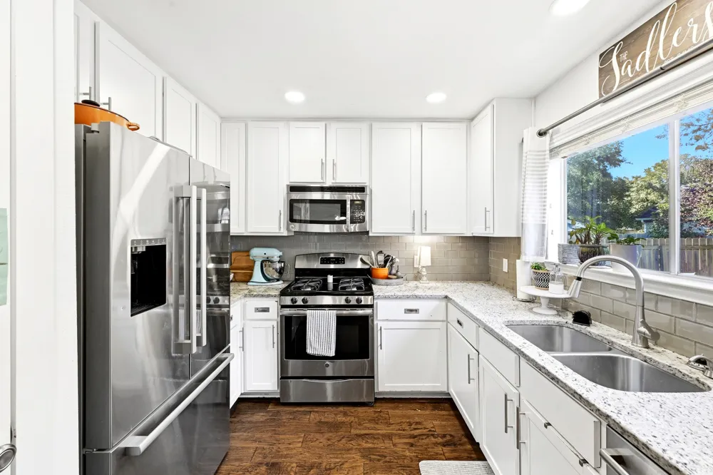 8014 Doe Meadow Drive Austin, TX 78749