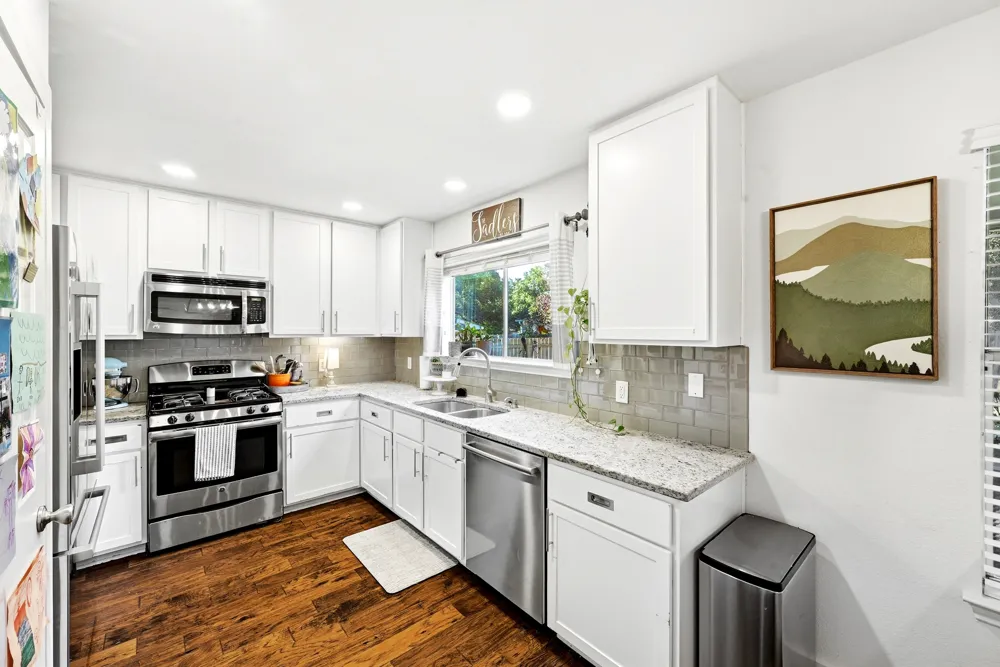 8014 Doe Meadow Drive Austin, TX 78749