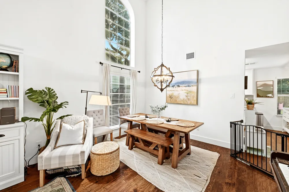 8014 Doe Meadow Drive Austin, TX 78749