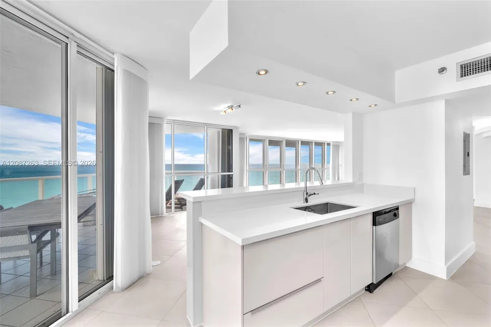 16485 Collins Ave #2136 Sunny Isles Beach, FL 33160