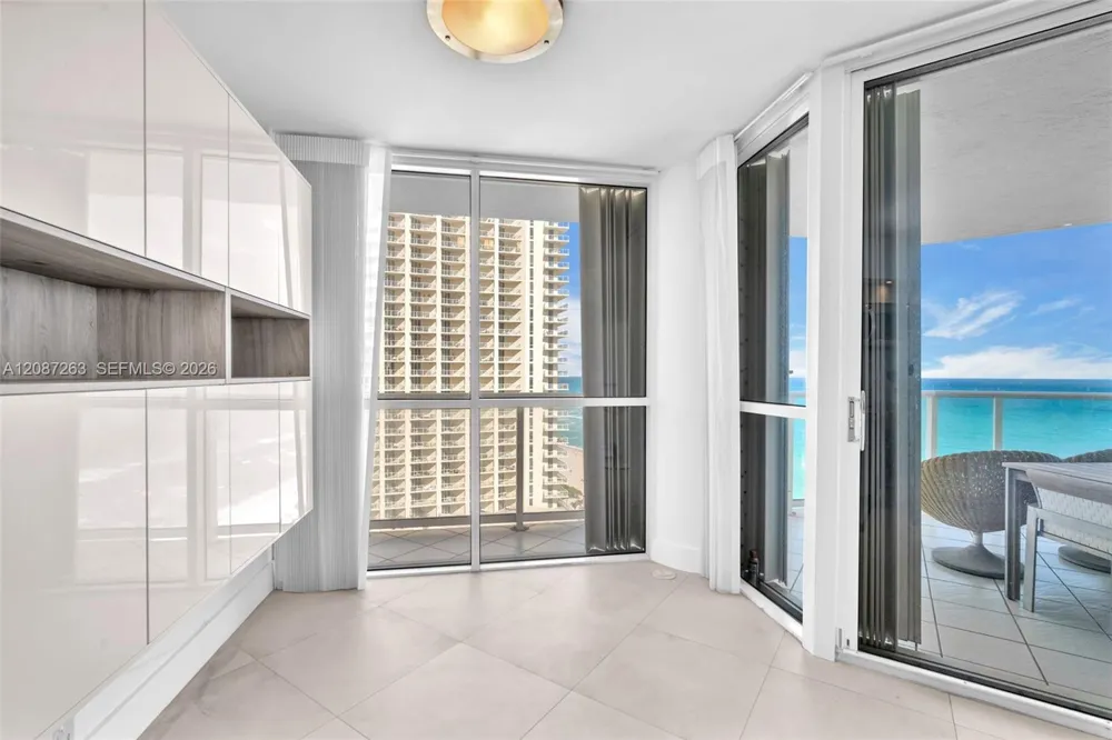 16485 Collins Ave #2136 Sunny Isles Beach, FL 33160