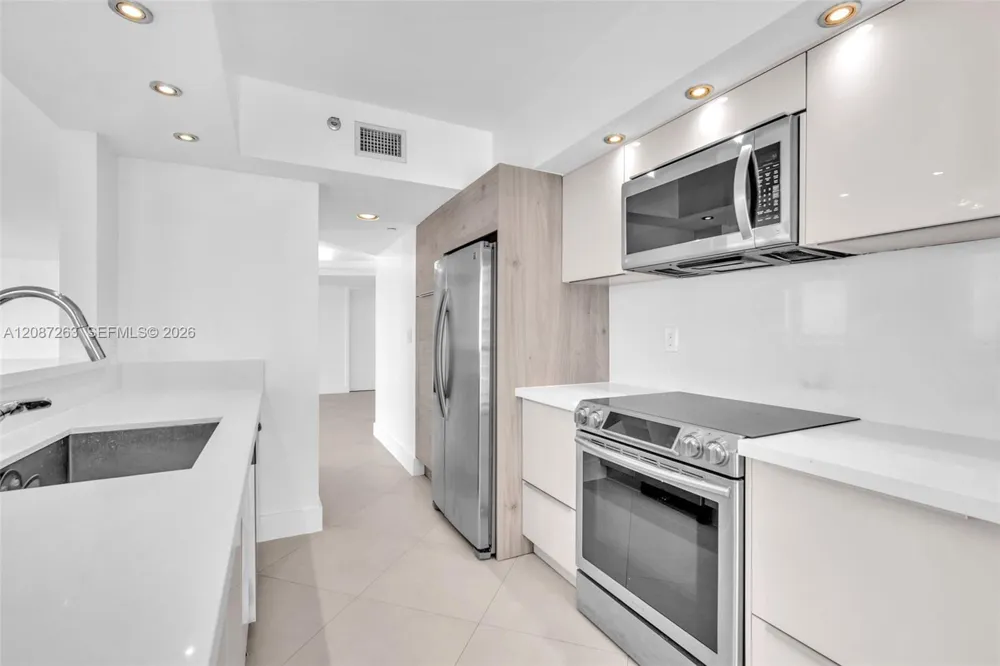 16485 Collins Ave #2136 Sunny Isles Beach, FL 33160