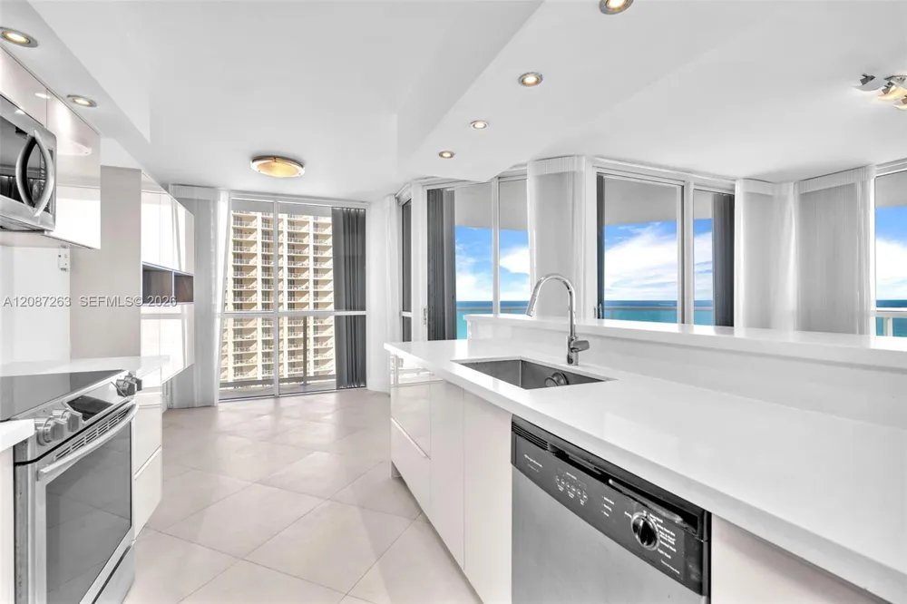 16485 Collins Ave #2136 Sunny Isles Beach, FL 33160