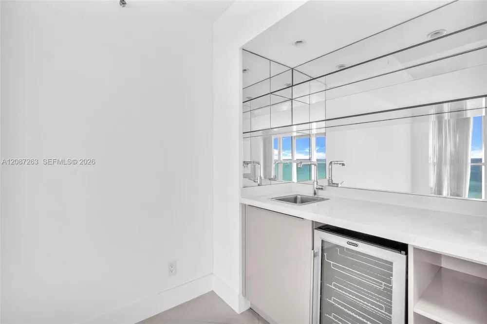 16485 Collins Ave #2136 Sunny Isles Beach, FL 33160