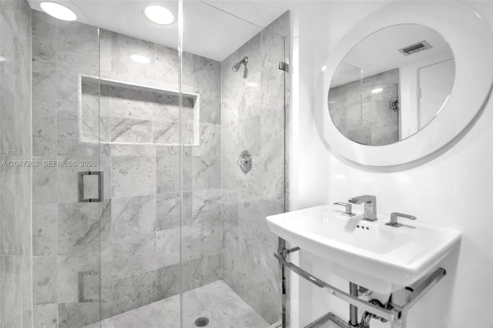 16485 Collins Ave #2136 Sunny Isles Beach, FL 33160
