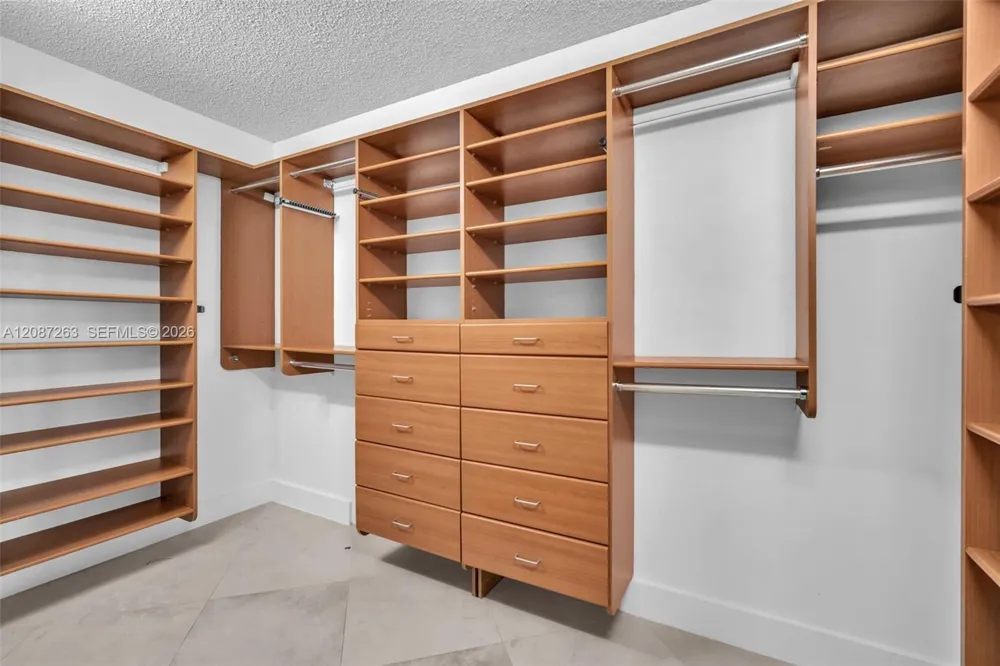 16485 Collins Ave #2136 Sunny Isles Beach, FL 33160