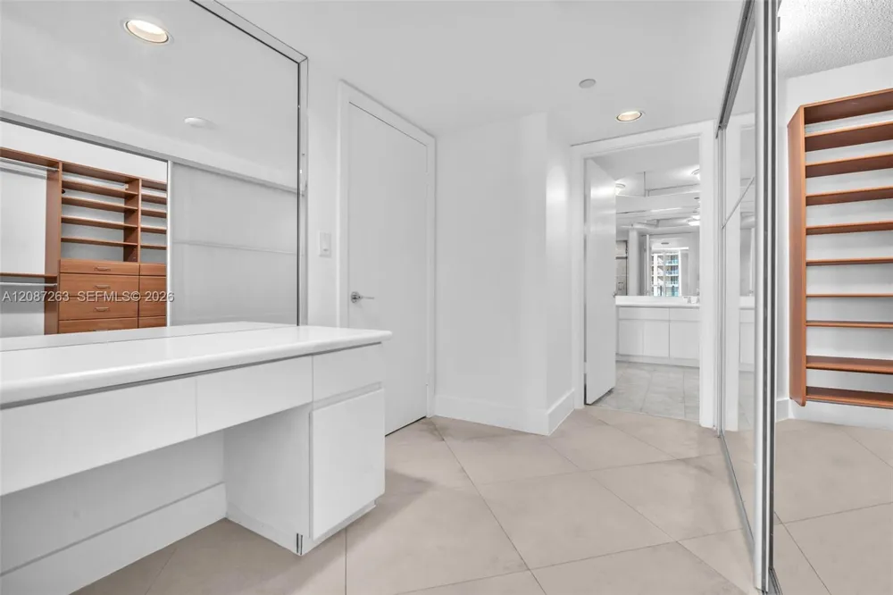 16485 Collins Ave #2136 Sunny Isles Beach, FL 33160