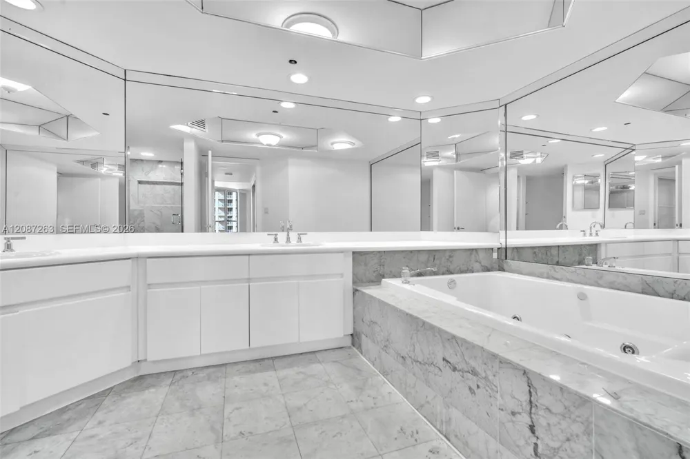 16485 Collins Ave #2136 Sunny Isles Beach, FL 33160
