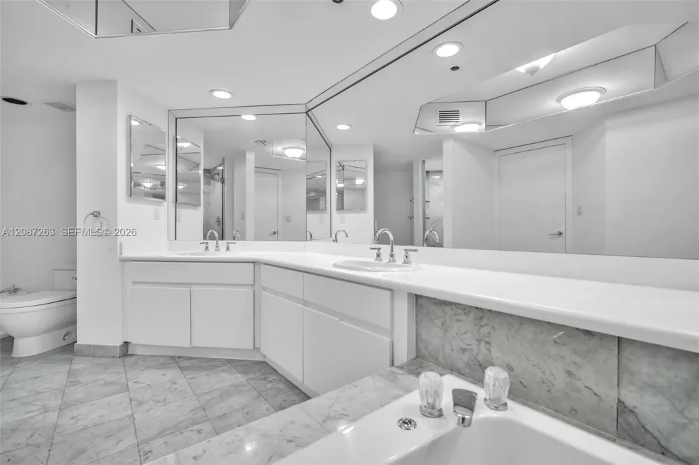 16485 Collins Ave #2136 Sunny Isles Beach, FL 33160