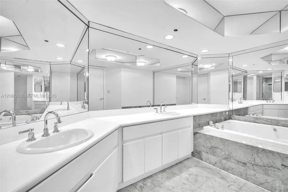 16485 Collins Ave #2136 Sunny Isles Beach, FL 33160