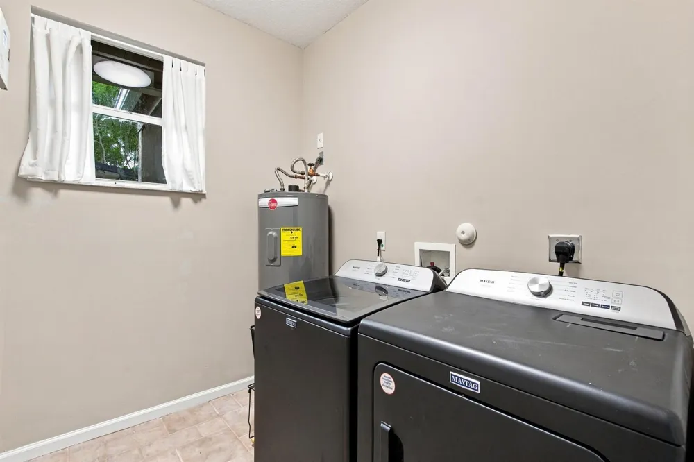 9176 190th Street Loxahatchee, FL 33470