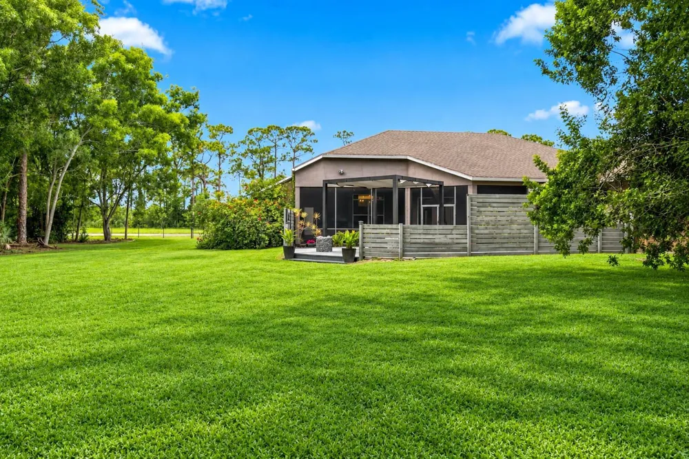 9176 190th Street Loxahatchee, FL 33470