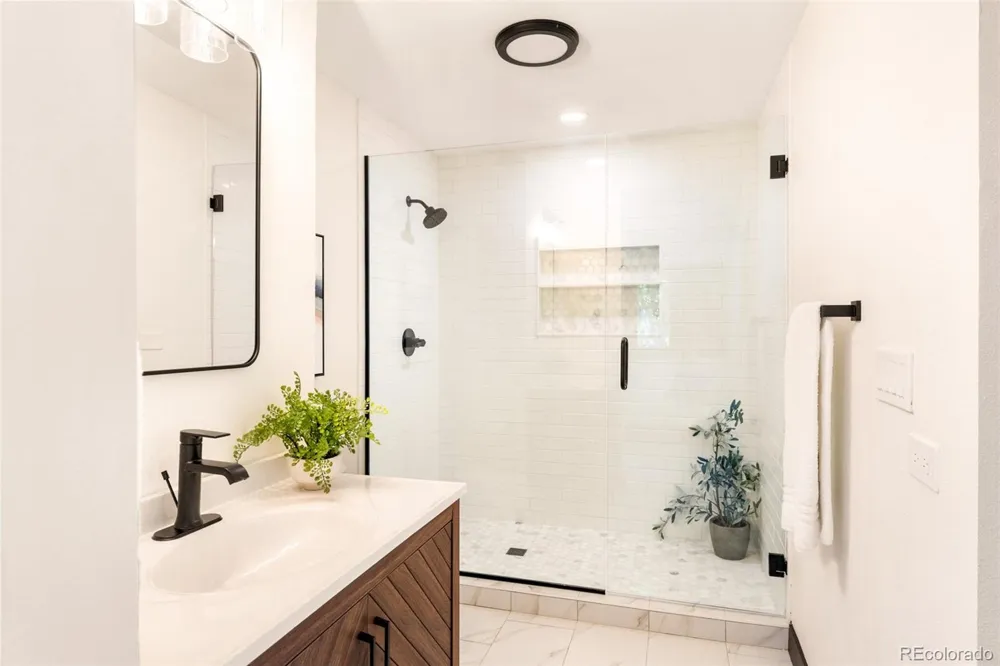 5295 W Princeton Drive Denver, CO 80235