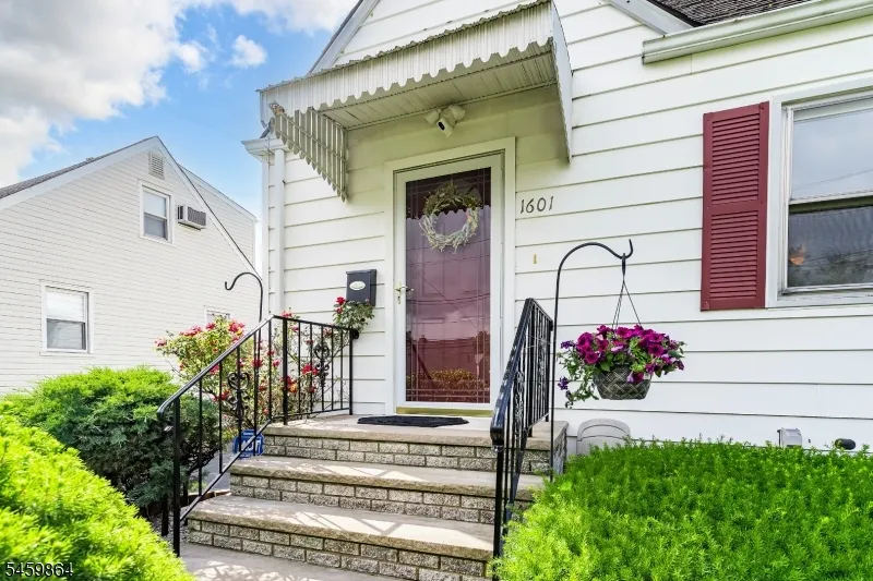 1601 Raritan Rd Clark, NJ 07066