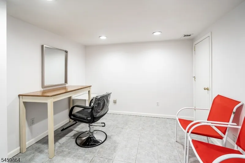 1601 Raritan Rd Clark, NJ 07066