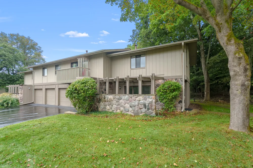 3844 Greenleaf Circle Kalamazoo, MI 49008