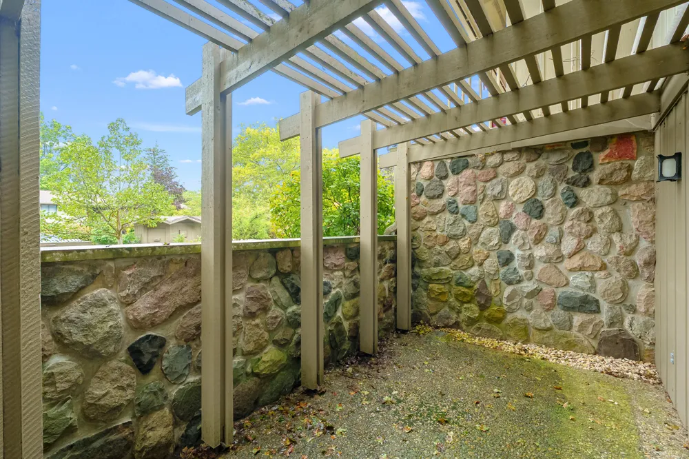 3844 Greenleaf Circle Kalamazoo, MI 49008