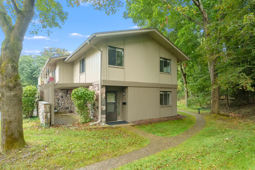 3844 Greenleaf Circle Kalamazoo, MI 49008