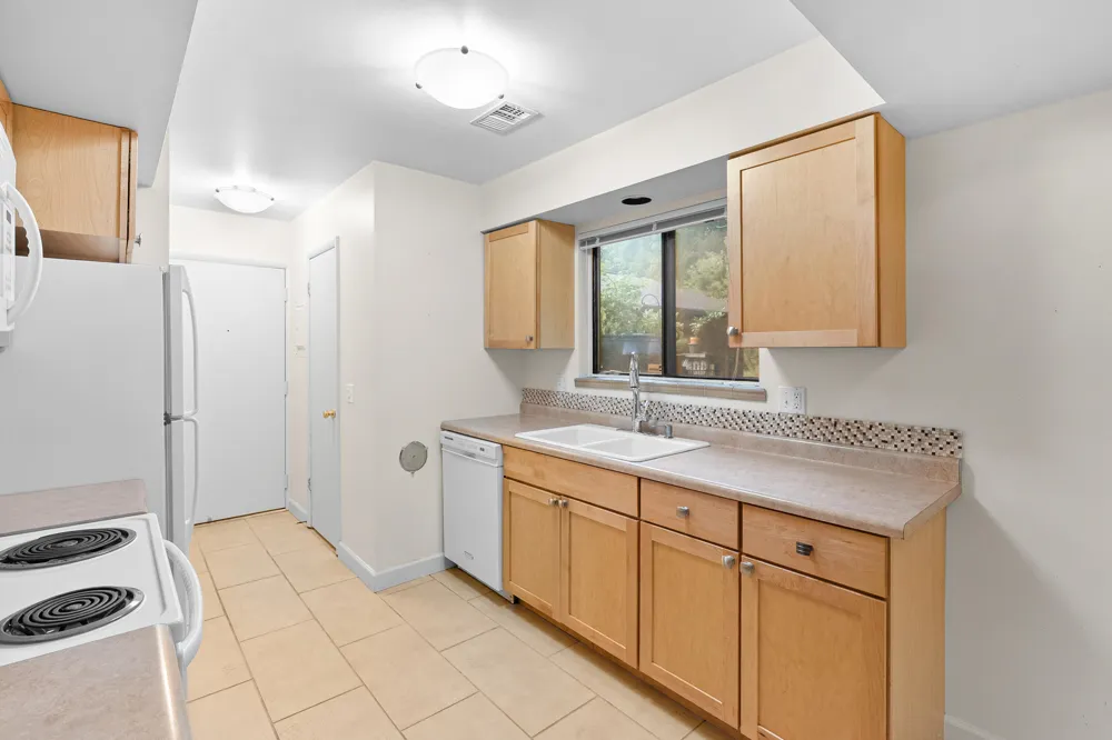 3844 Greenleaf Circle Kalamazoo, MI 49008