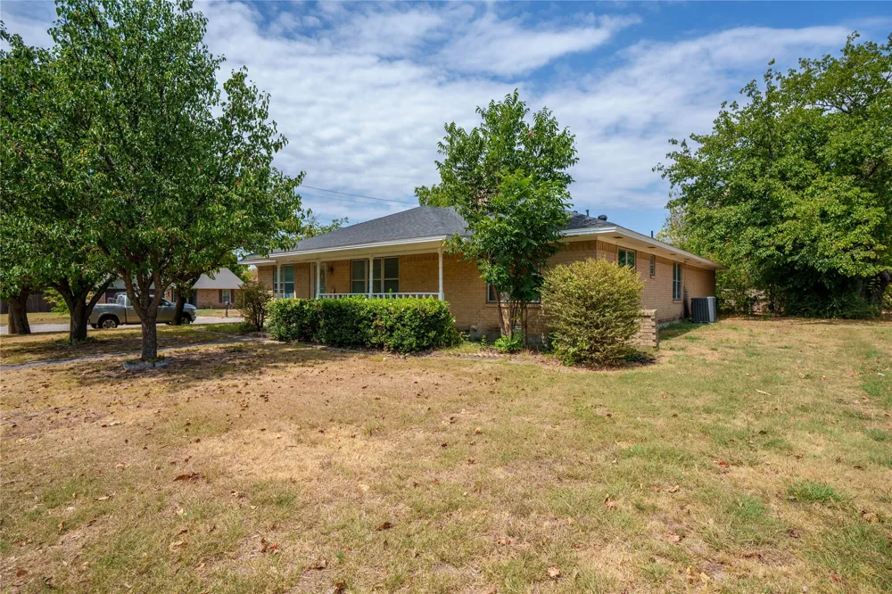 223 Hillcrest Street Sanger, TX 76266