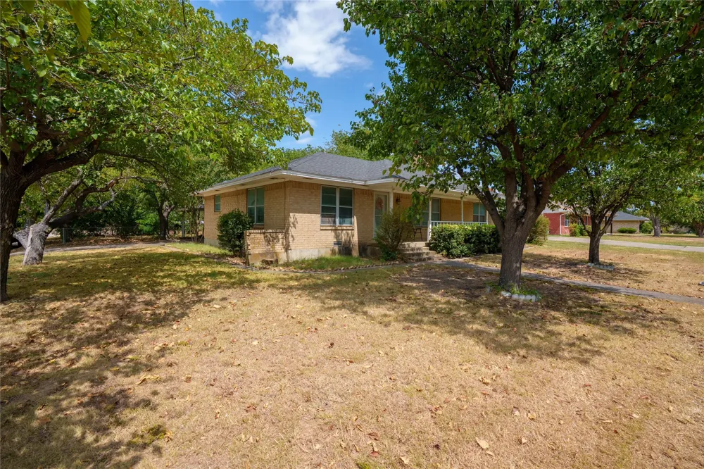 223 Hillcrest Street Sanger, TX 76266