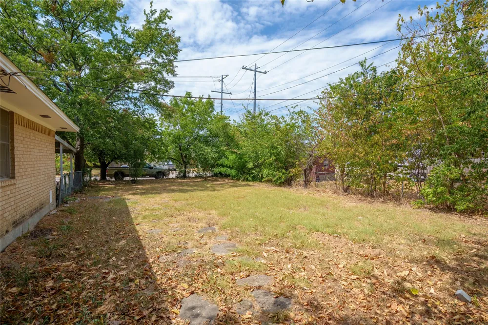223 Hillcrest Street Sanger, TX 76266