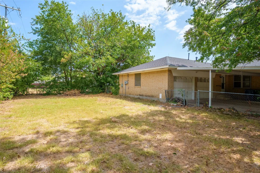 223 Hillcrest Street Sanger, TX 76266