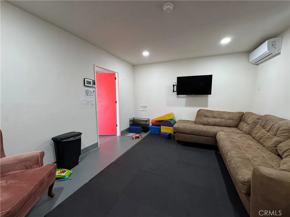 12791 Yorba Chino, CA 91710