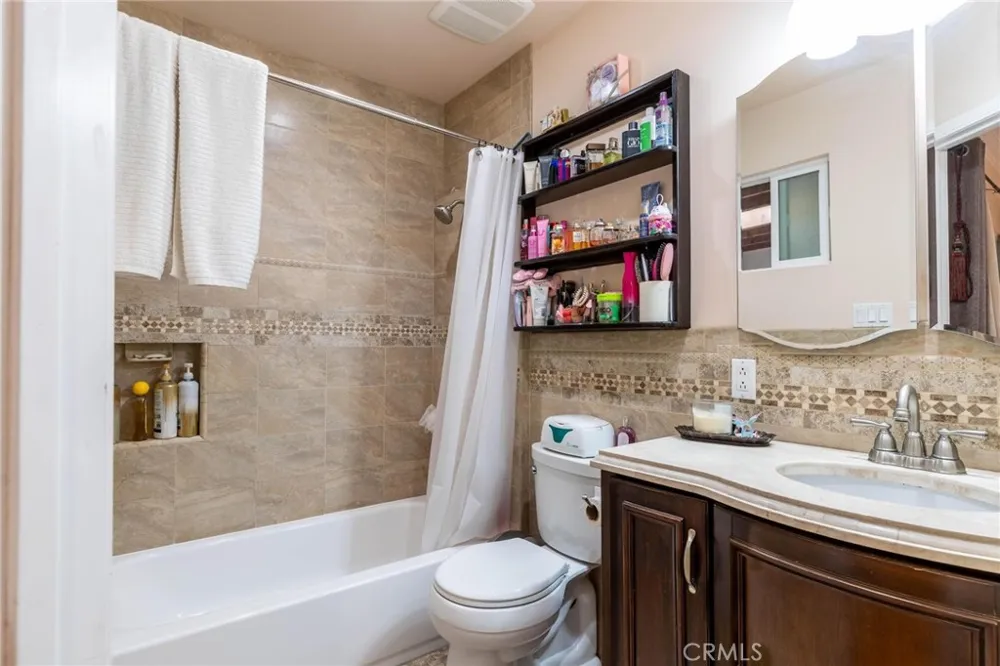 4427 W 60th Los Angeles, CA 90043