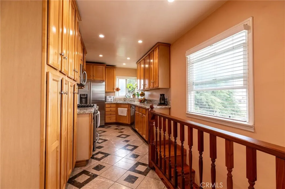 4427 W 60th Los Angeles, CA 90043